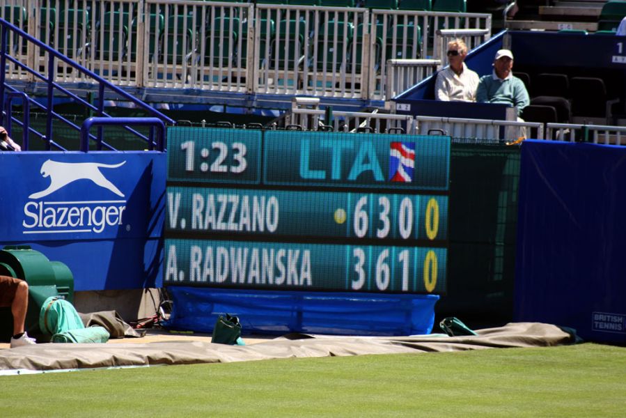 gal/holiday/Eastbourne Tennis 2008/Razzano_v_Radwanska_scoreboard_IMG_1861.jpg